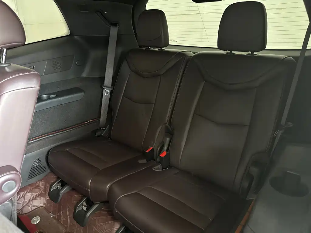 Cadillac XT6 2022 2.0T мест Luxury