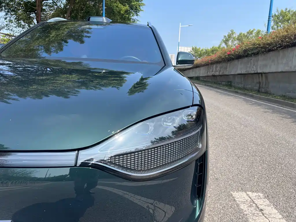 AITO ASK THE WORLD M9