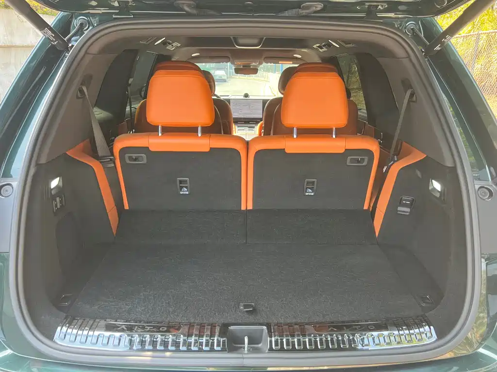 AITO ASK THE WORLD M9