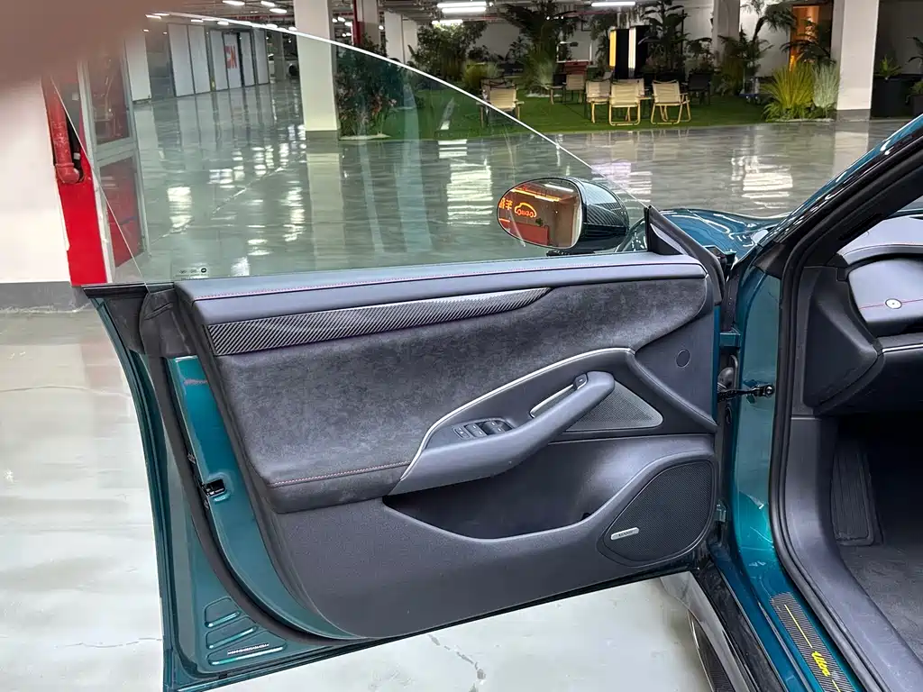 XIAOMI CAR XIAOMI SU7 ULTRA