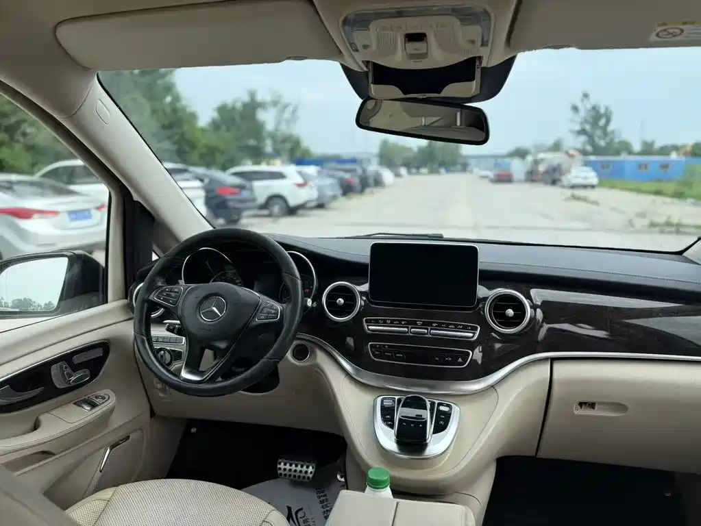 Mercedes-Benz V-Class V 2016 V 260 L Luxury Long Wheelbase