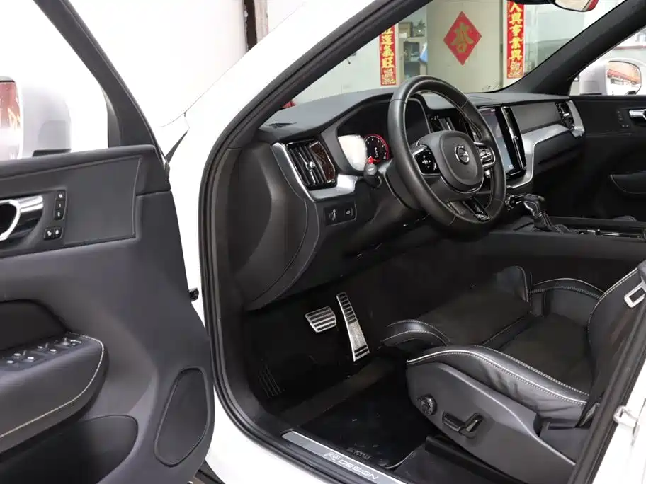 Volvo XC60 2019 T5 Sport VI