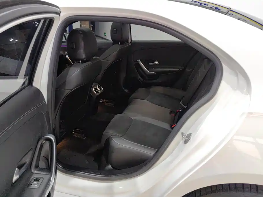 MERCEDES-BENZ A CLASS