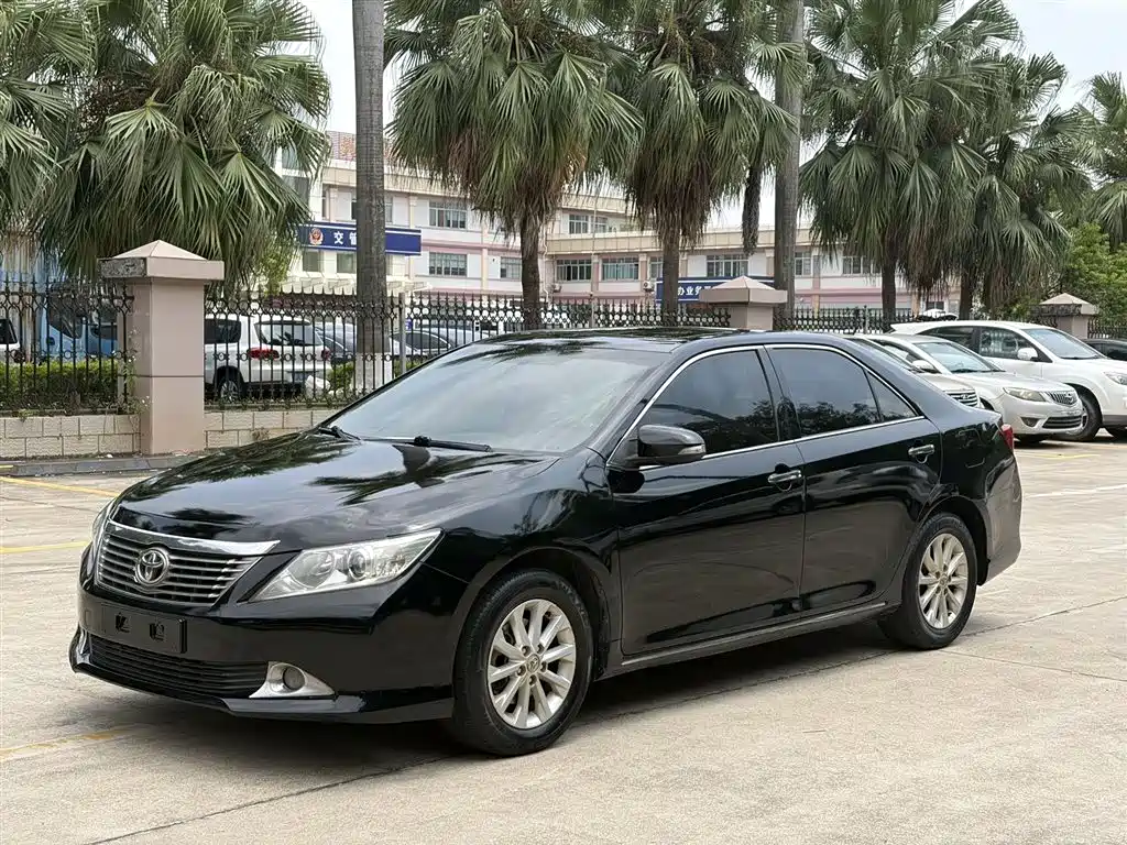 Toyota Camry 2013 2.0G Comfort Edition