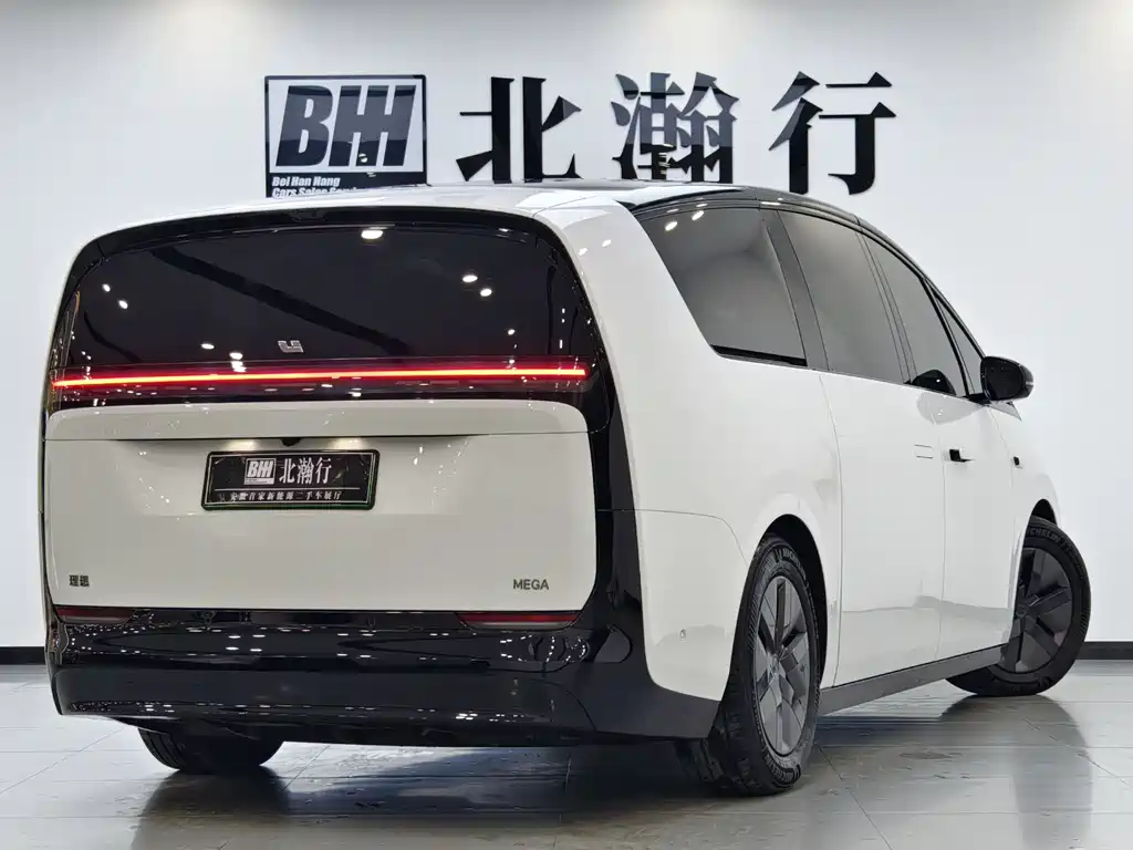 Li Auto MEGA 2025 Home
