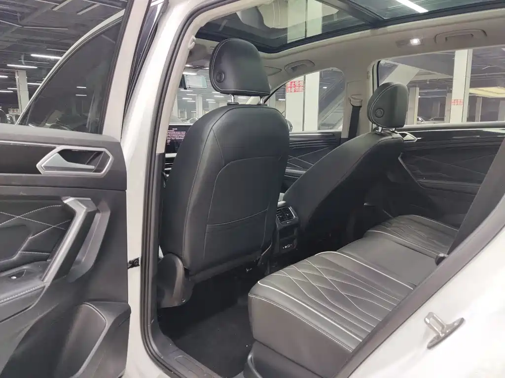 Volkswagen Tiguan L L 2023 280TSI AT