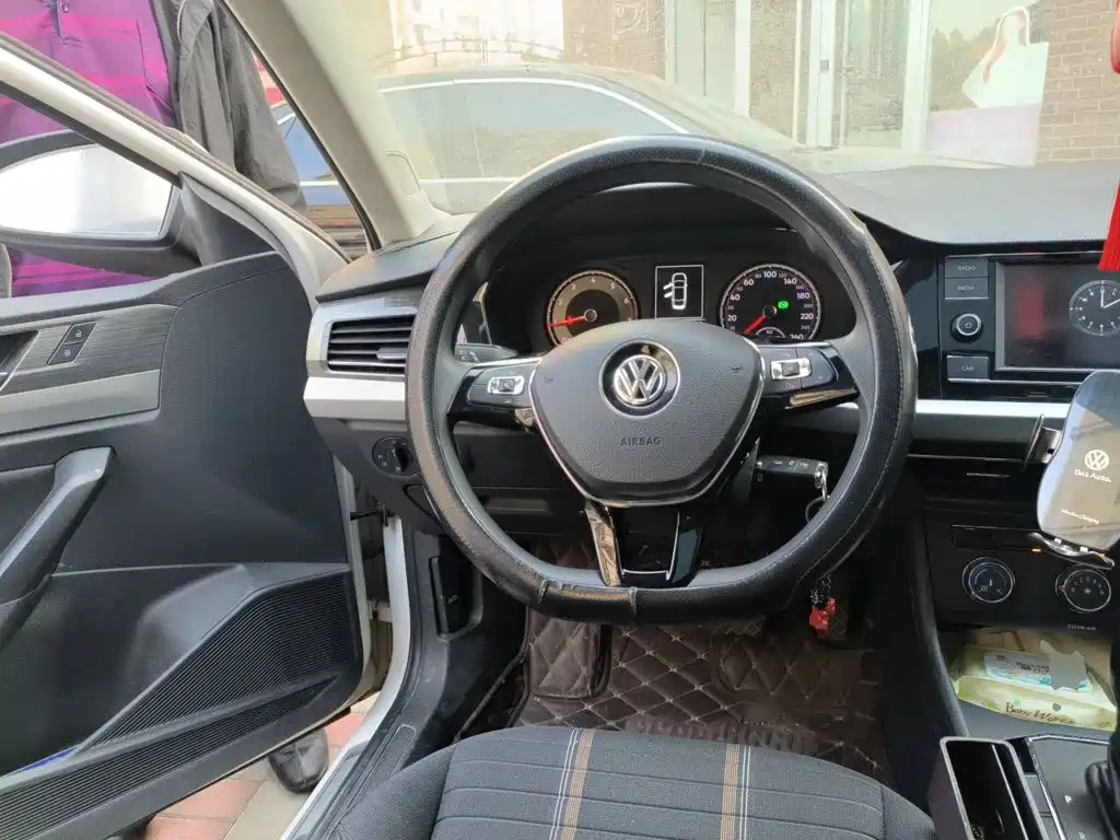 Volkswagen Lavida — миниатюра 6