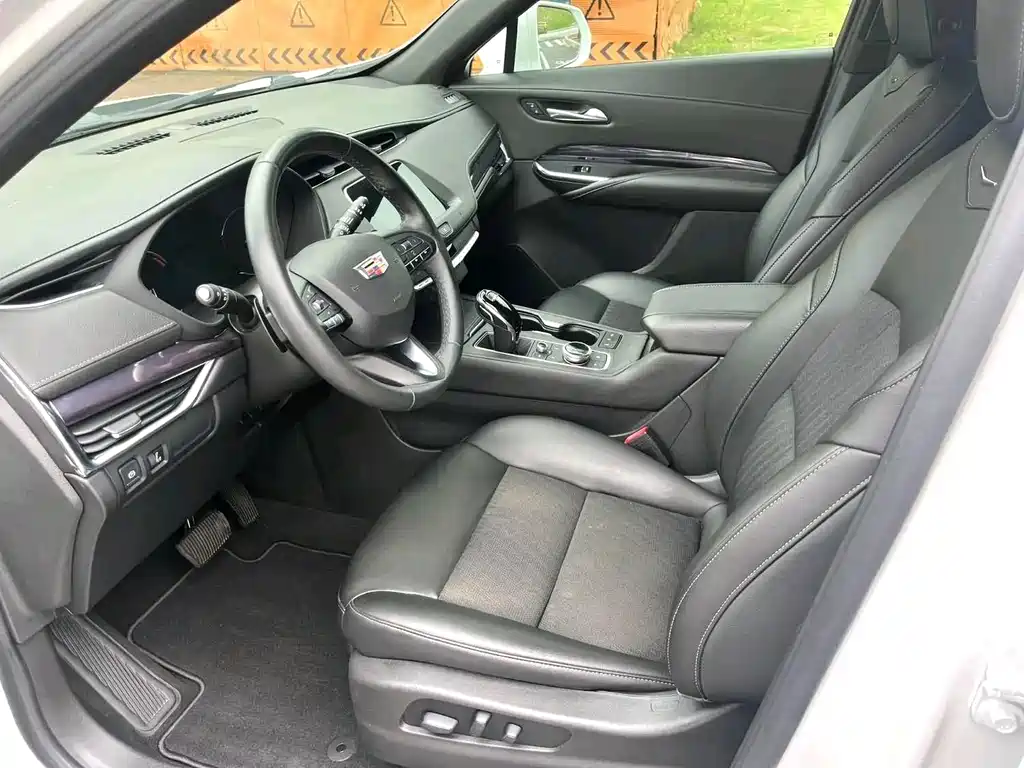 Cadillac XT4 — миниатюра 5