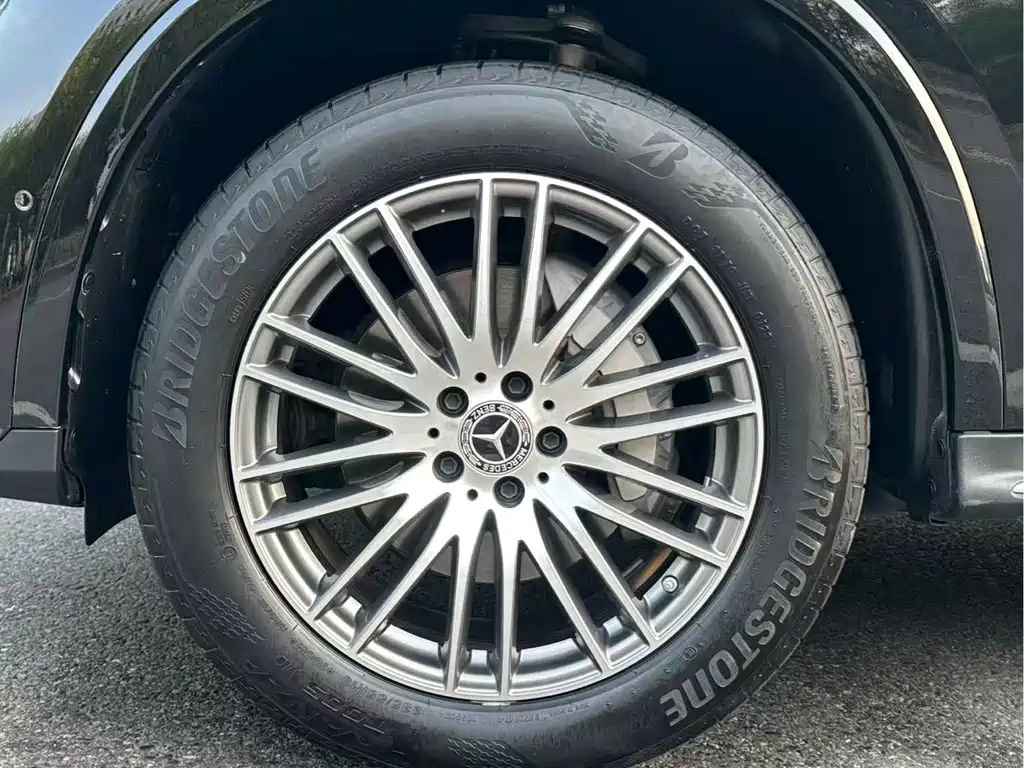 Mercedes-Benz GLC 2023 GLC 300 L 4MATIC 7 мест