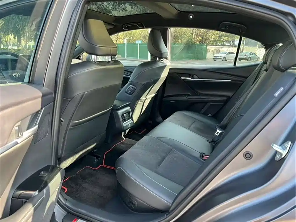 Toyota Camry 2026 2.0HXS
