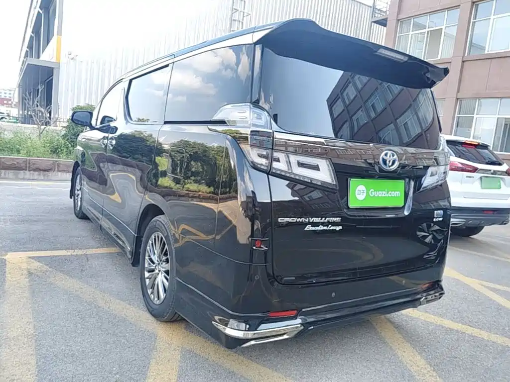 Toyota Vellfire 2023 2.5L HV Luxury
