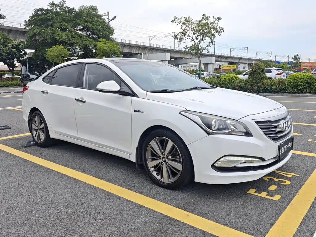Hyundai Mistra 2016 1.6T AT Flagship TOP