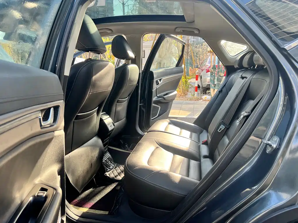 GEELY AUTOMOBILE EMGRAND GS