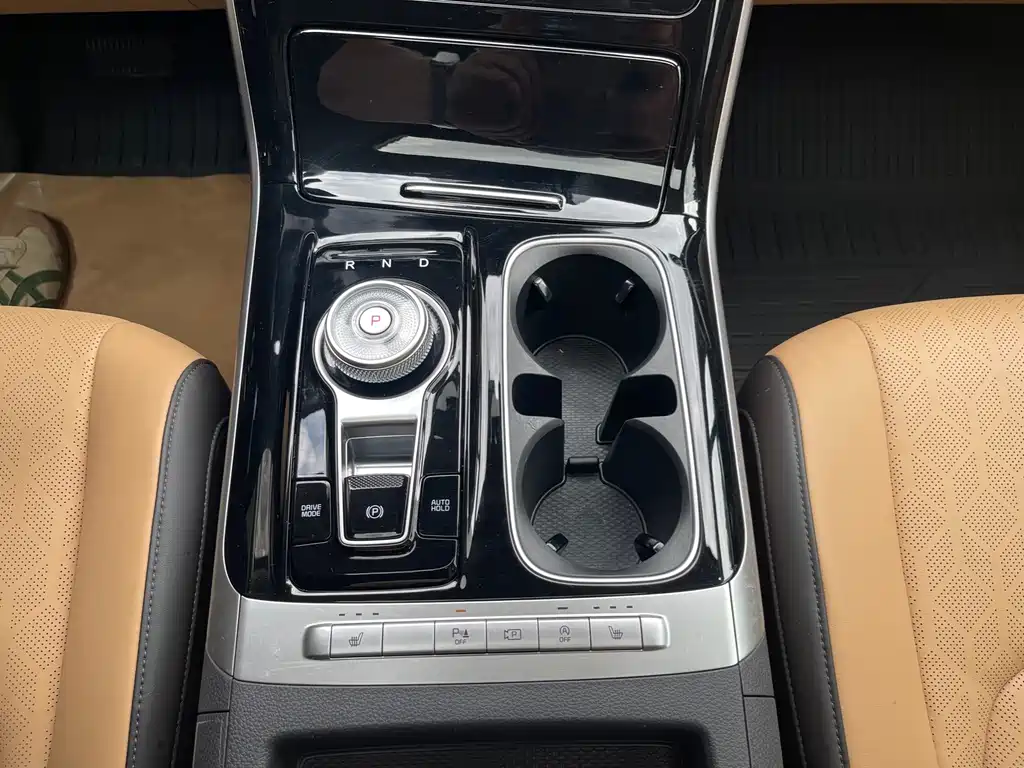 Kia Carnival — миниатюра 11
