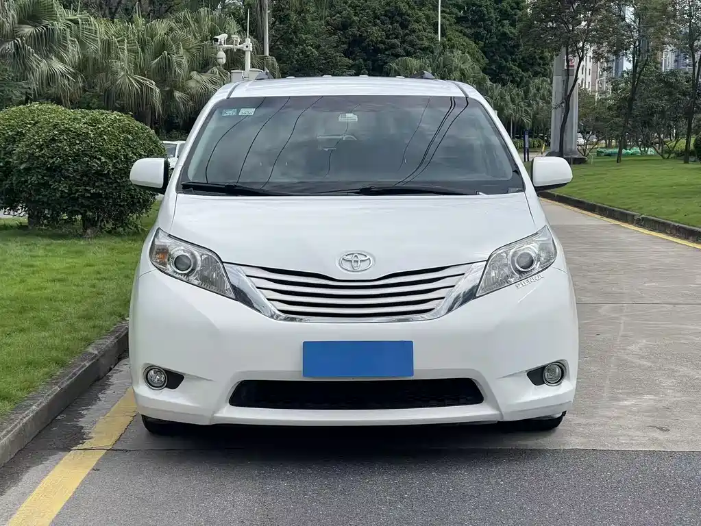 Toyota Sienna 2015 3.5L LE