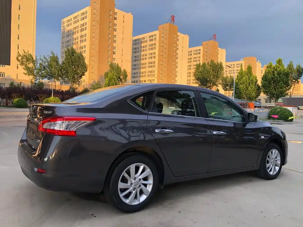 Nissan Sylphy 2014 1.6XV CVT Premium