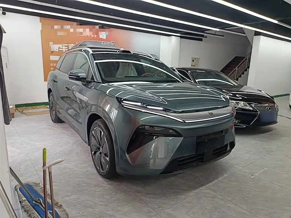 BYD Tang L L 2025 DM 175KM