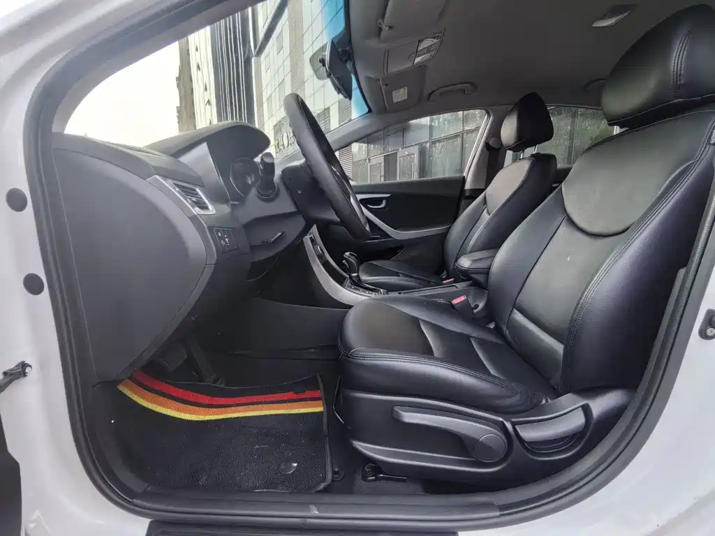 Hyundai Elantra Langdong — миниатюра 7