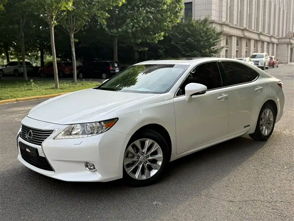 Lexus ES 2014 300h Elite