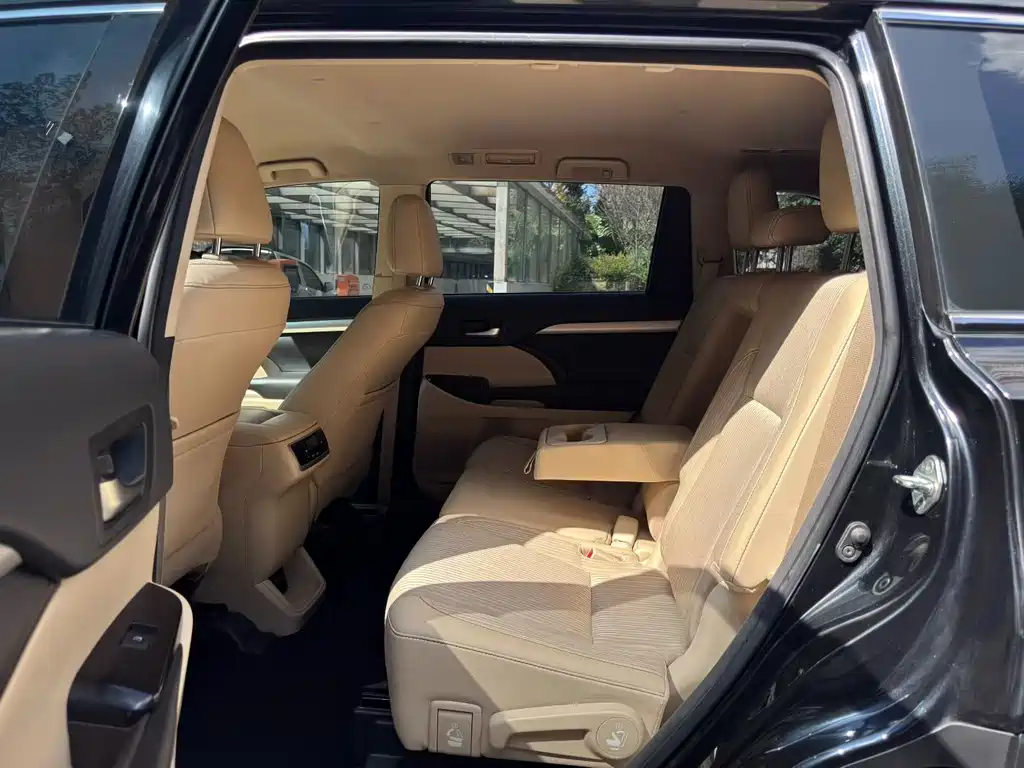 Toyota Highlander — миниатюра 5