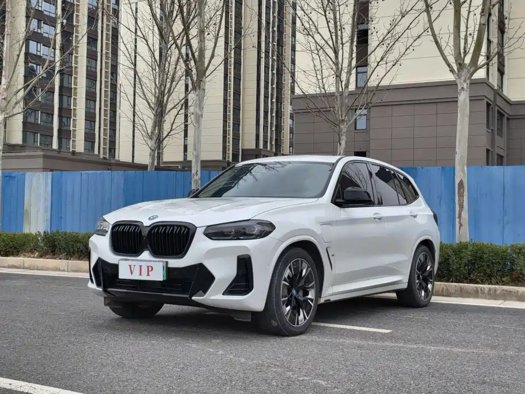 BMW iX3 2024