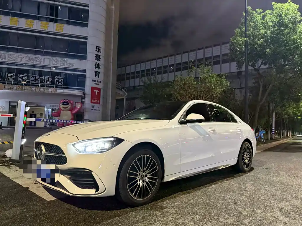 Mercedes-Benz C-Class — миниатюра 2