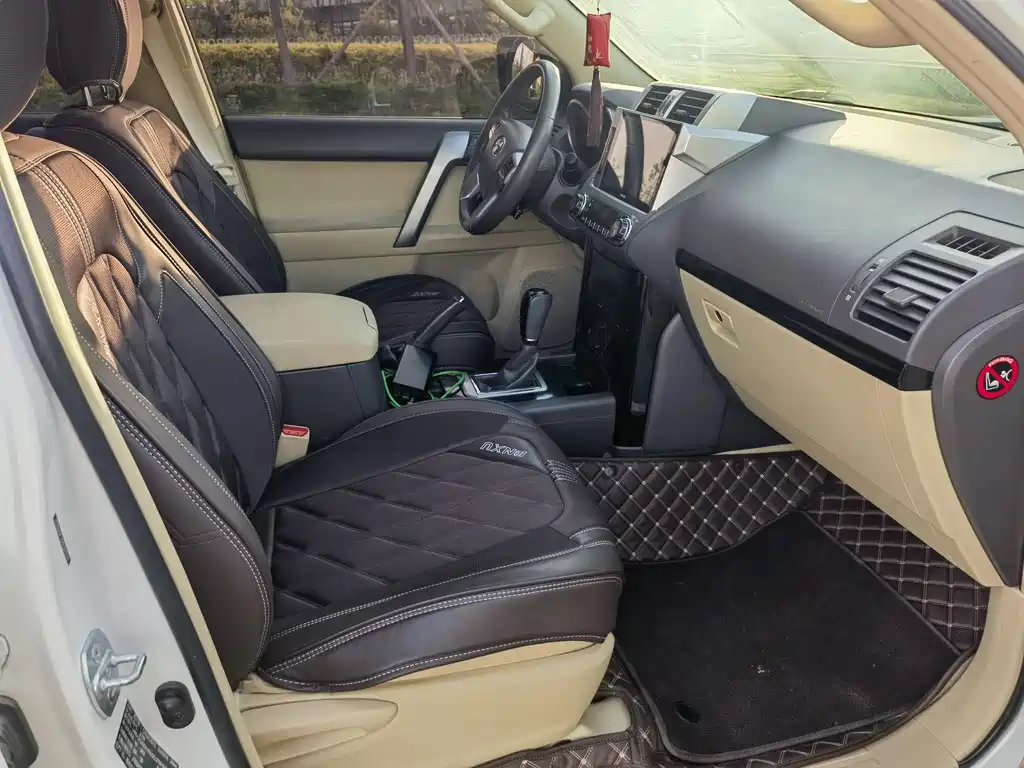 Toyota Land Cruiser Prado 2014 2.7L AT Luxury