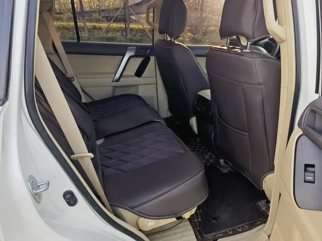 Toyota Land Cruiser Prado 2014 2.7L AT Luxury