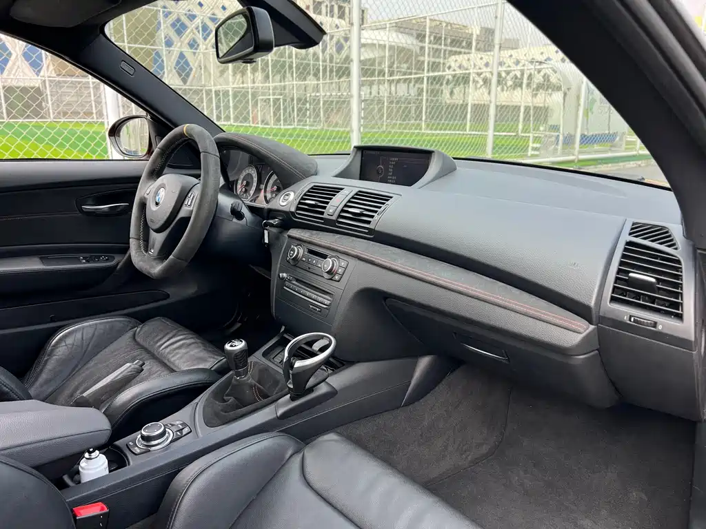 BMW 1 Series M — миниатюра 11
