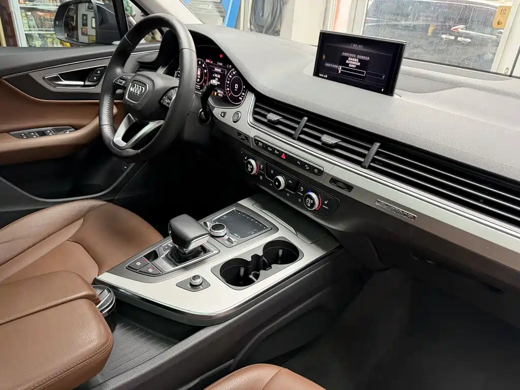 Audi Q7 — миниатюра 11