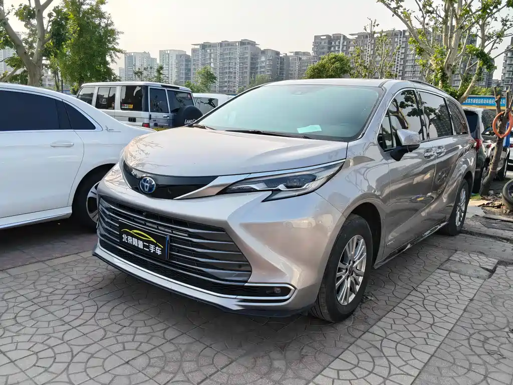 Toyota Sienna 2023