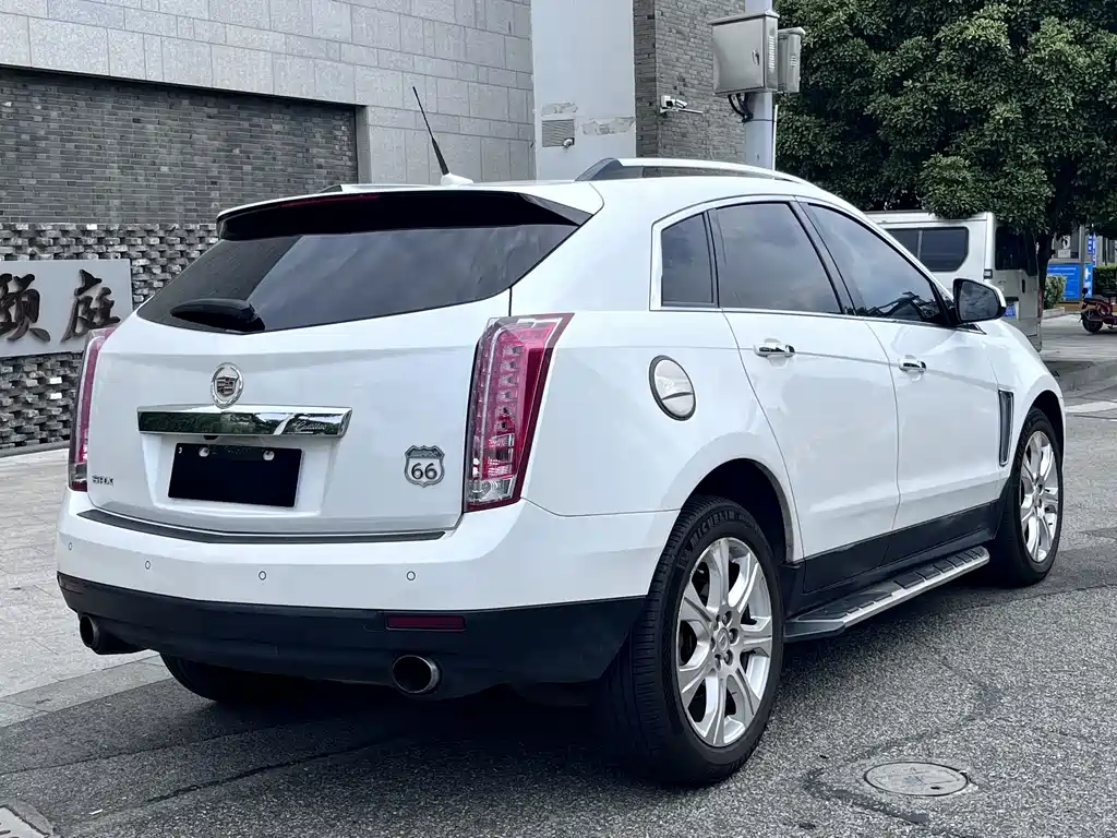 Cadillac SRX — миниатюра 4
