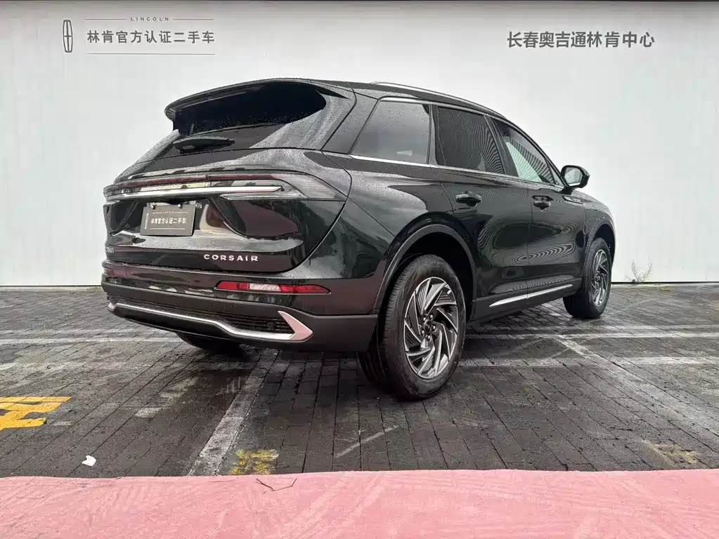 Заказать Lincoln Corsair 2026 года за 4 780 701 ₽  из Китая