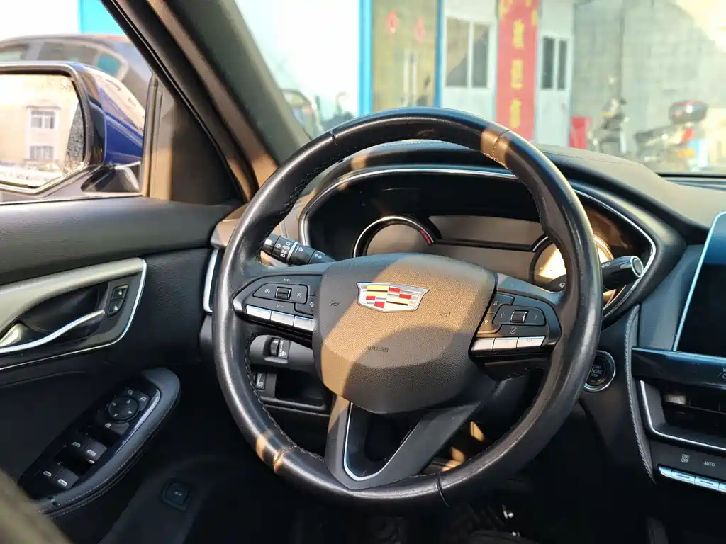 Cadillac CT5 2021 28T Fashion