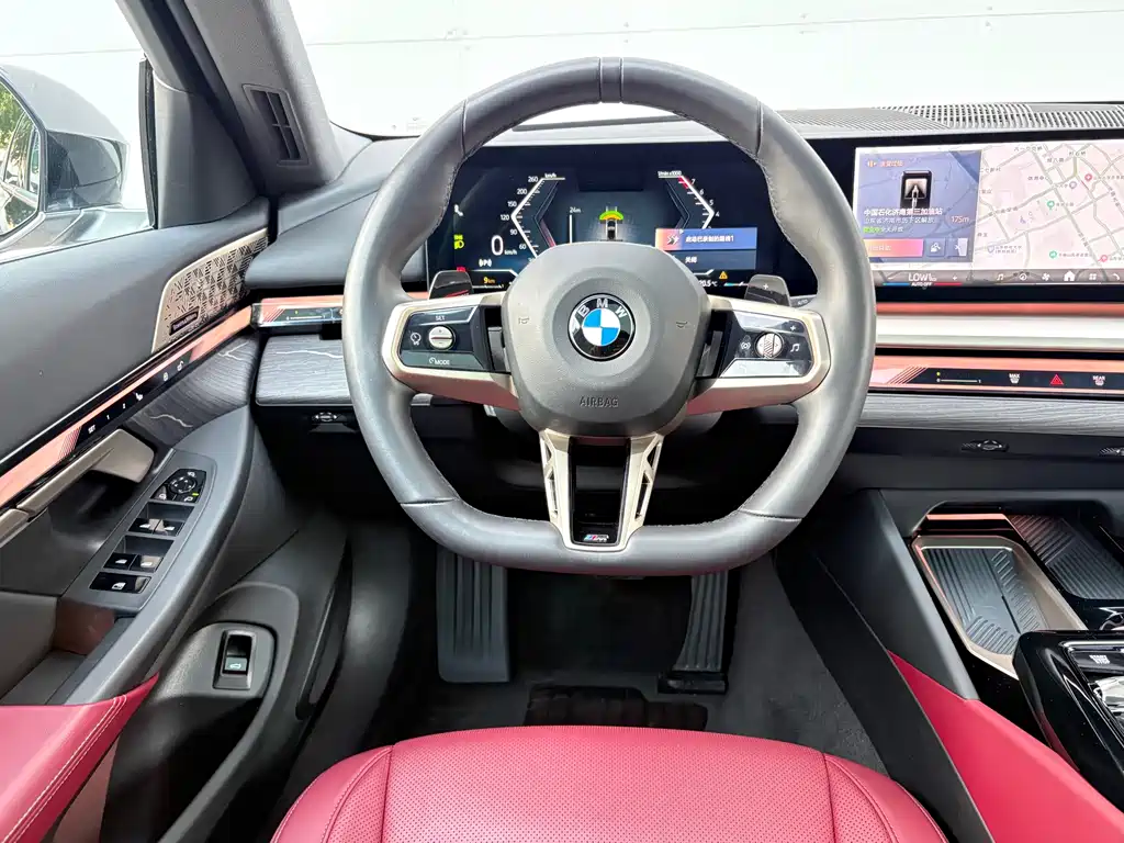 BMW 5 Series — миниатюра 24