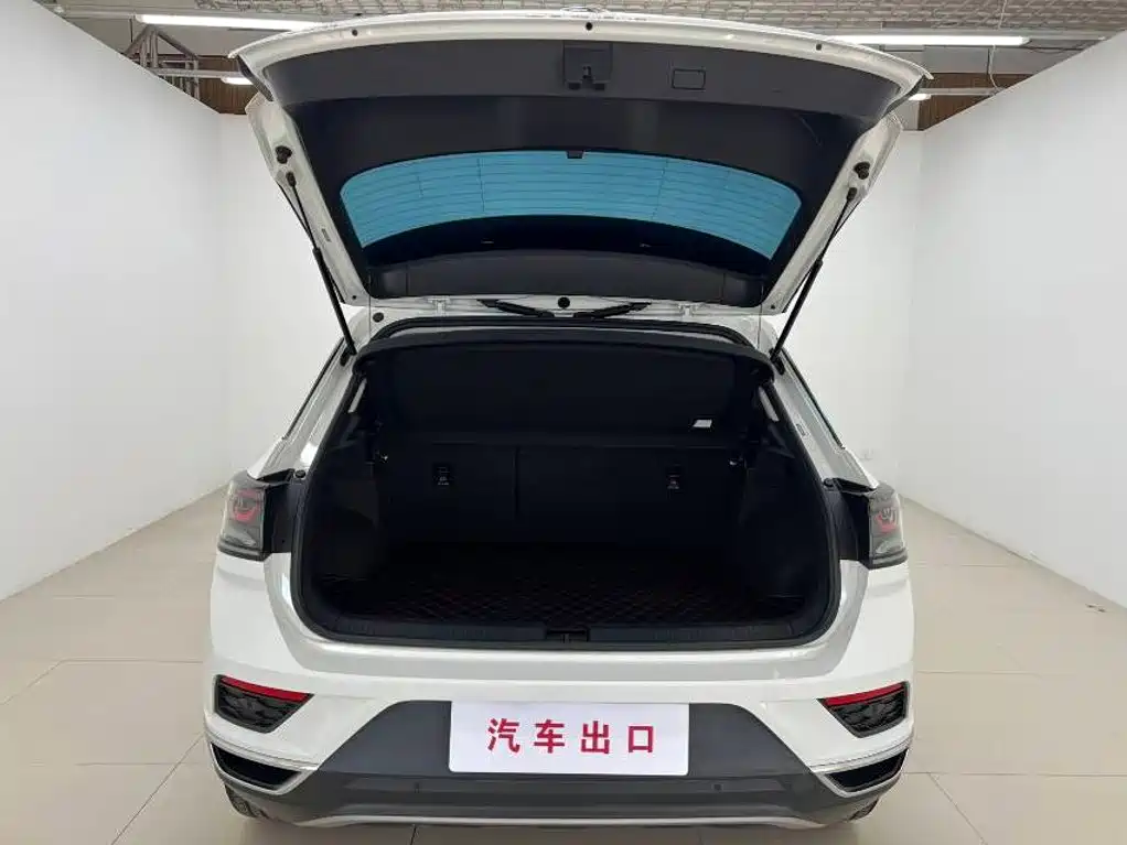 Volkswagen T-Roc — миниатюра 8