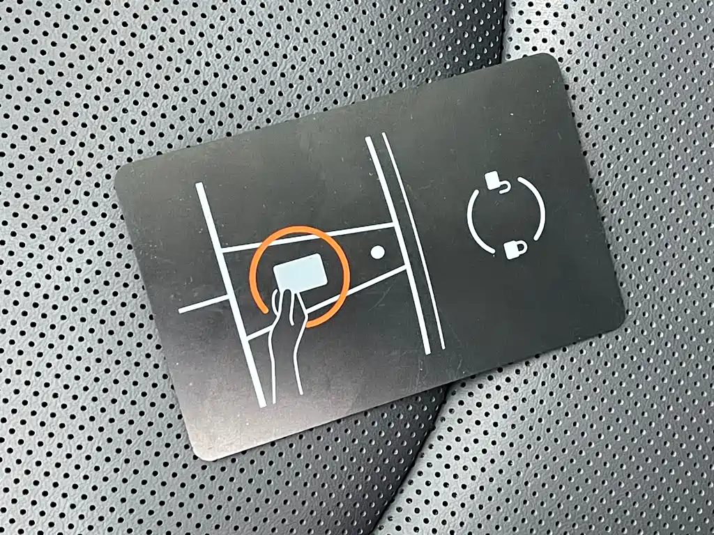 Tesla Model Y L — миниатюра 15
