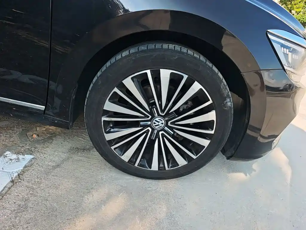 Volkswagen Passat — миниатюра 12