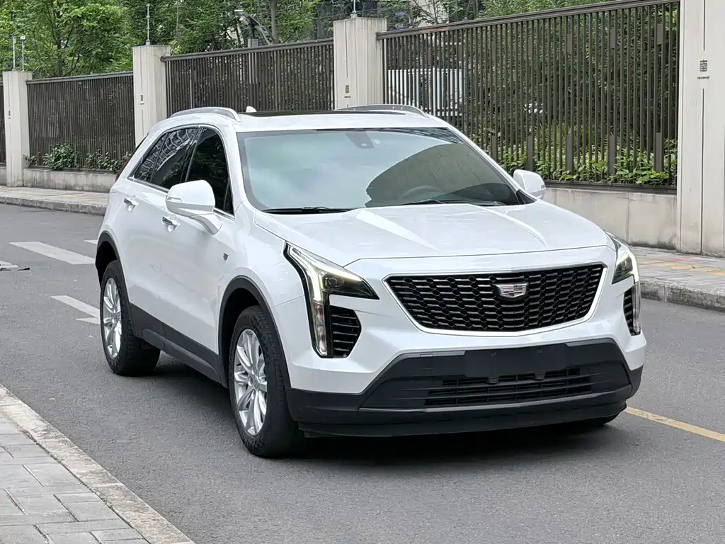Cadillac XT4 2021 28T