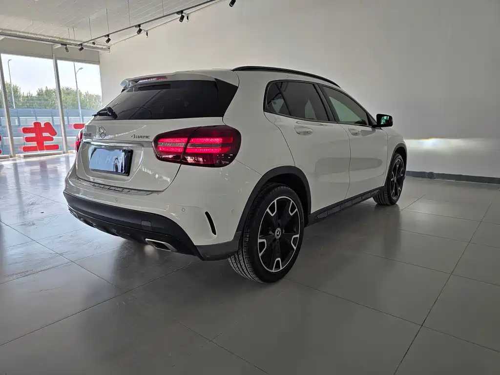 Mercedes-Benz GLA — миниатюра 5