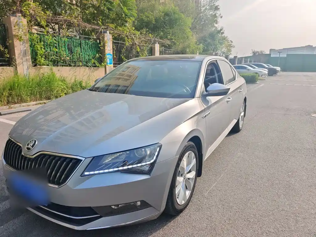 Skoda Superb — миниатюра 23