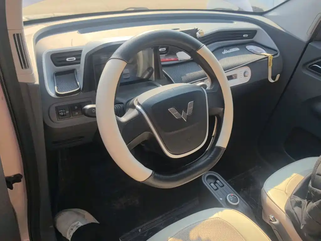 Wuling MINIEV — миниатюра 10