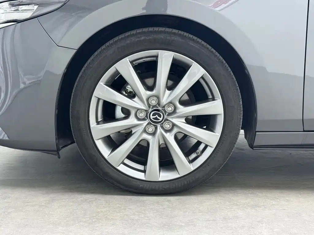 Mazda 3 Axela — миниатюра 18