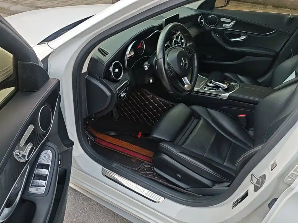 Mercedes-Benz C-Class — миниатюра 16