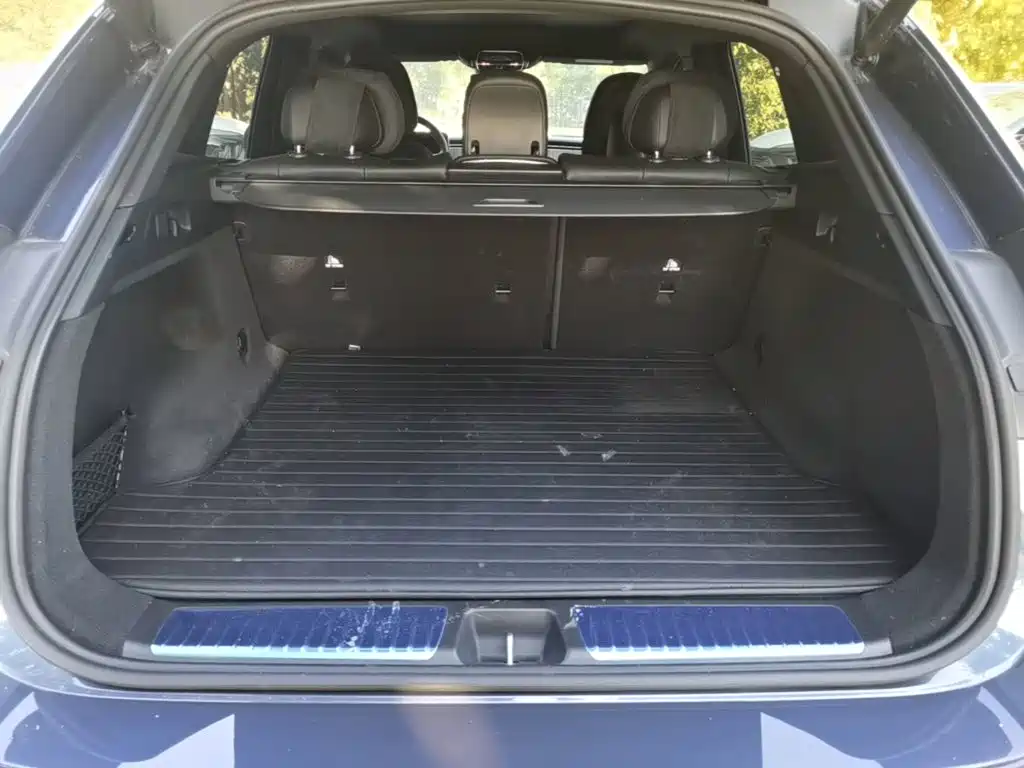 Mercedes-Benz EQE SUV — миниатюра 19