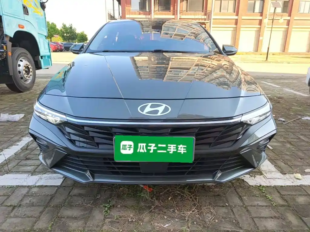 Hyundai Elantra — миниатюра 3