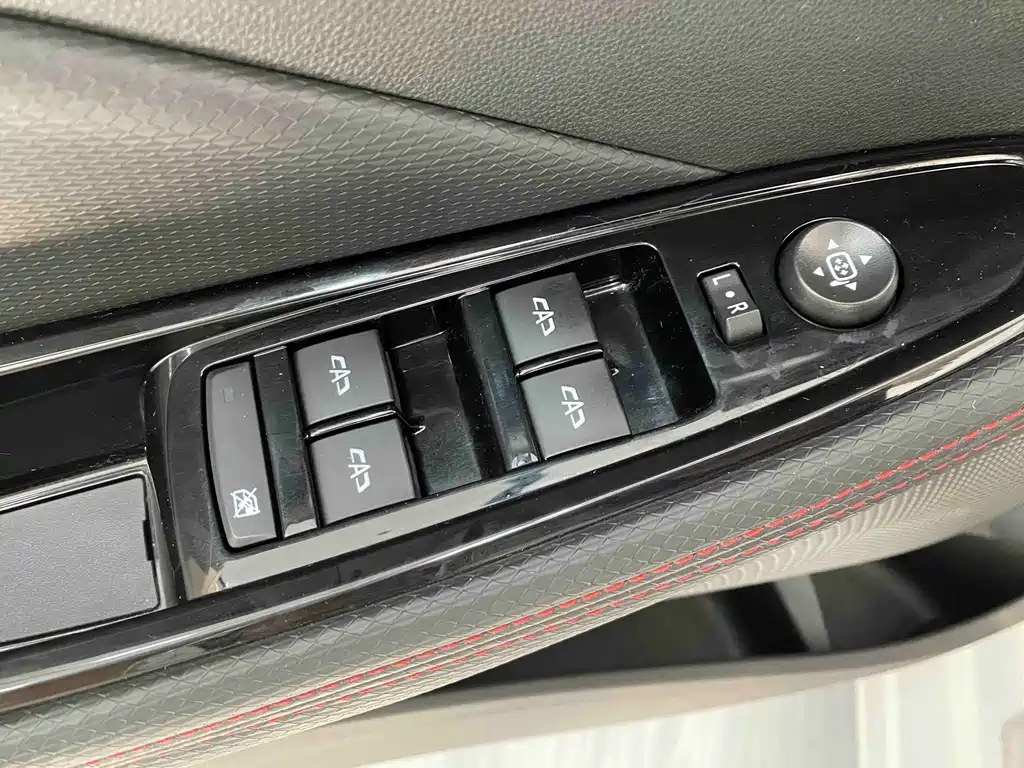 Buick Verano — миниатюра 14