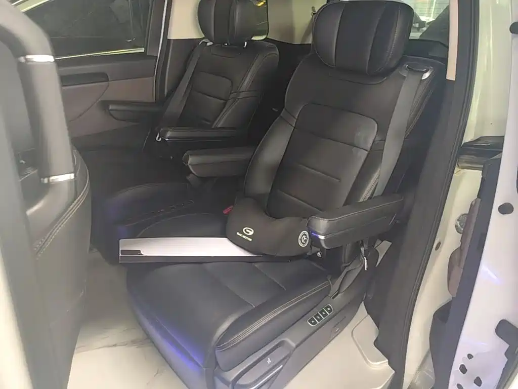 GAC Motor Trumpchi E8 PHEV — миниатюра 17
