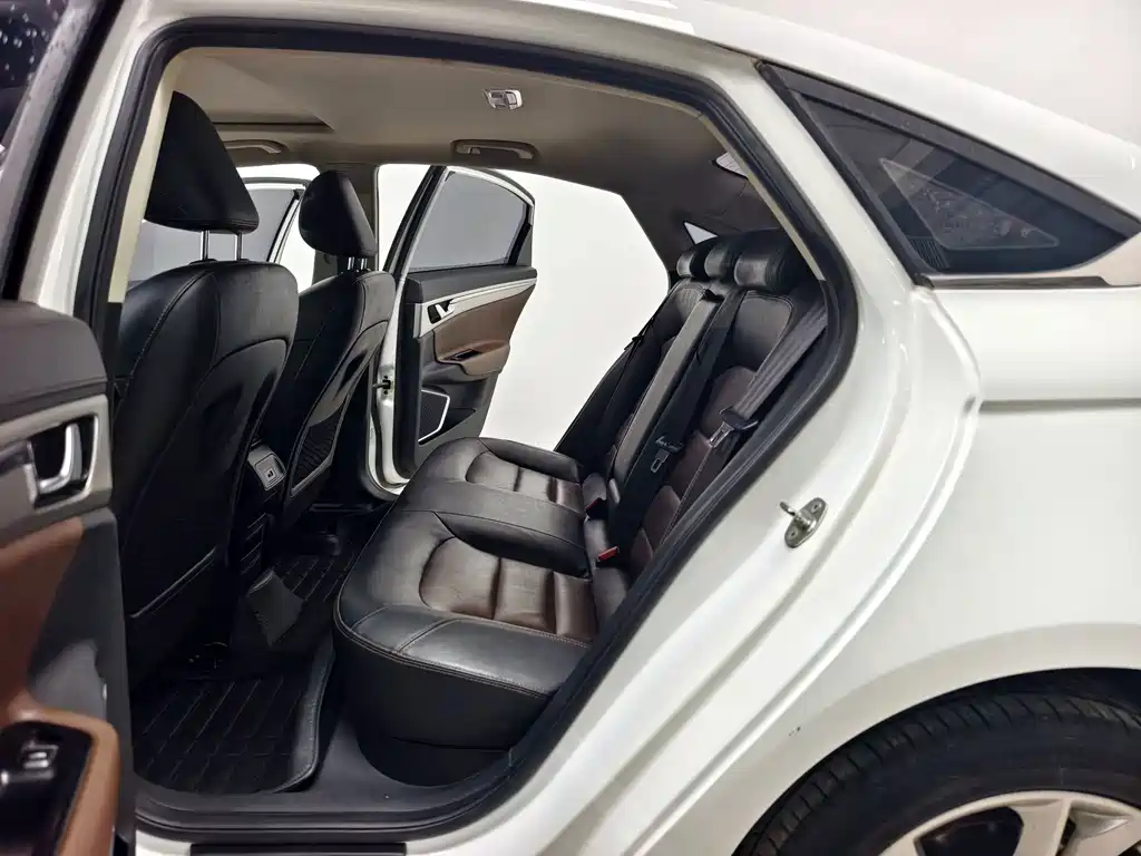 Geely Emgrand GL — миниатюра 13