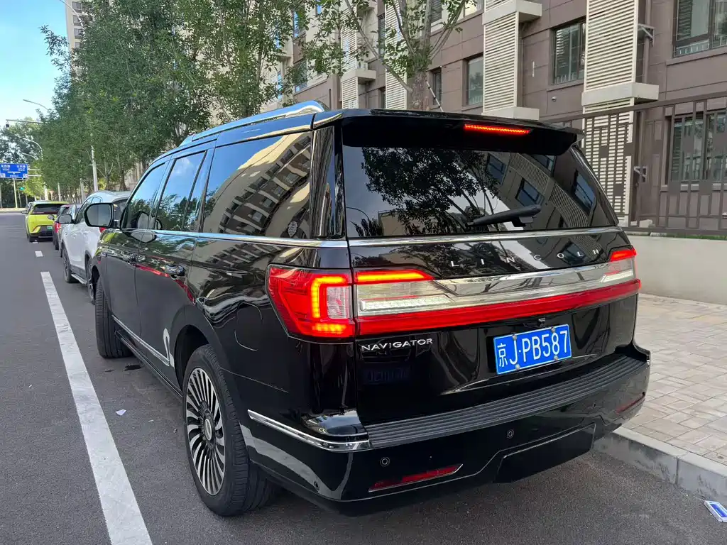 Lincoln Navigator 2018 3.5T V
